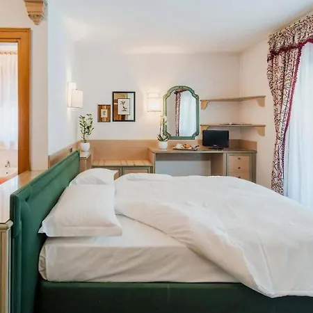 ゲストハウス Stadio コルティーナ・ダンペッツォ